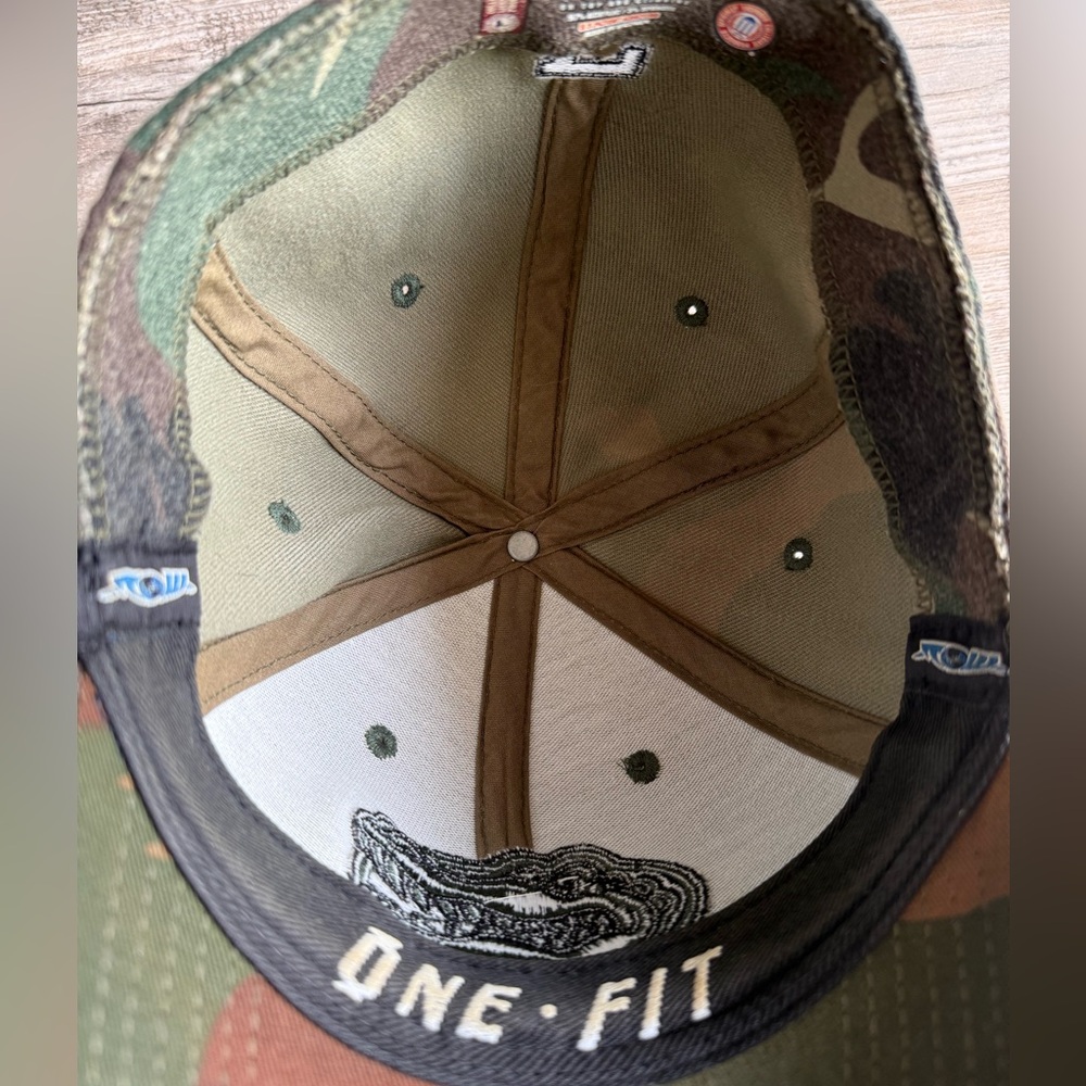 Men’s Top of the World One Fit Florida Gator Camo Collegiate Hat - Picture 7 of 11